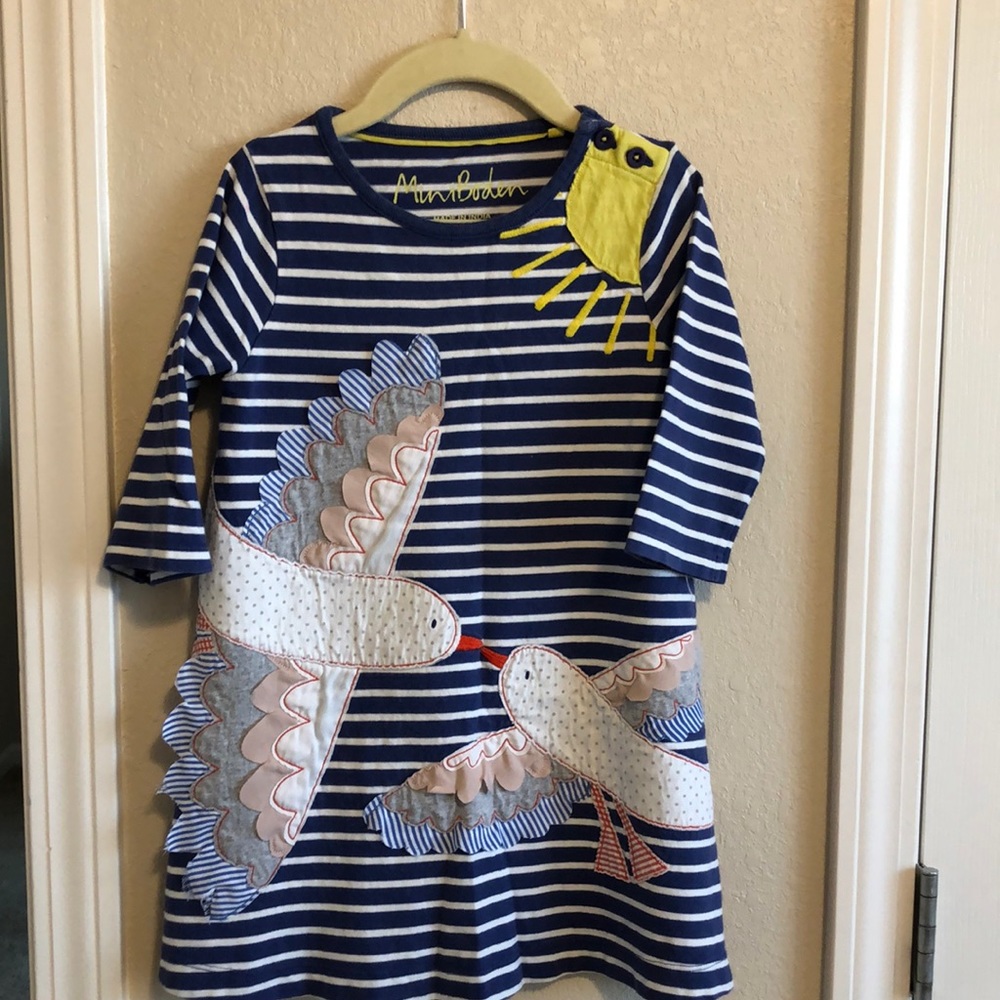 Mini Boden Birds Appliqué mid length sleeve dress.